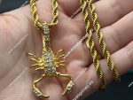 Cordón4 mm*60cm+ colgante escorpión circonitas, acero 316L chapado oro 18k - Imagen 3