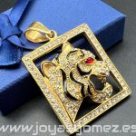 Colgante tigre circonitas, acero 316L chapado oro 18k