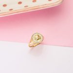 18K SORTIJA ORO BICOLOR BRILLO CON MEDUSA Y GRECA REDONDA 12 MM - Imagen 3