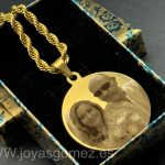 Medalla redonda 35*35, Cordón 4*60cm, foto grabación láser, acero 316L chapado oro 18k -OFERTAZO-