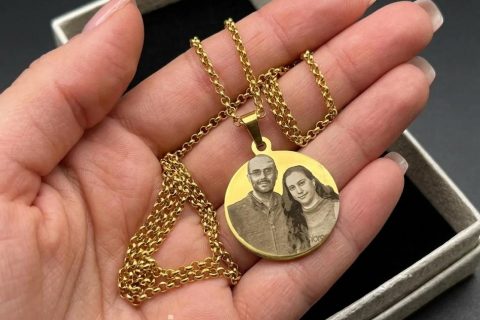 Medalla redonda 25*25, Cadena 2*60cm, foto grabación láser, acero 316L chapado oro 18k -OFERTAZO-