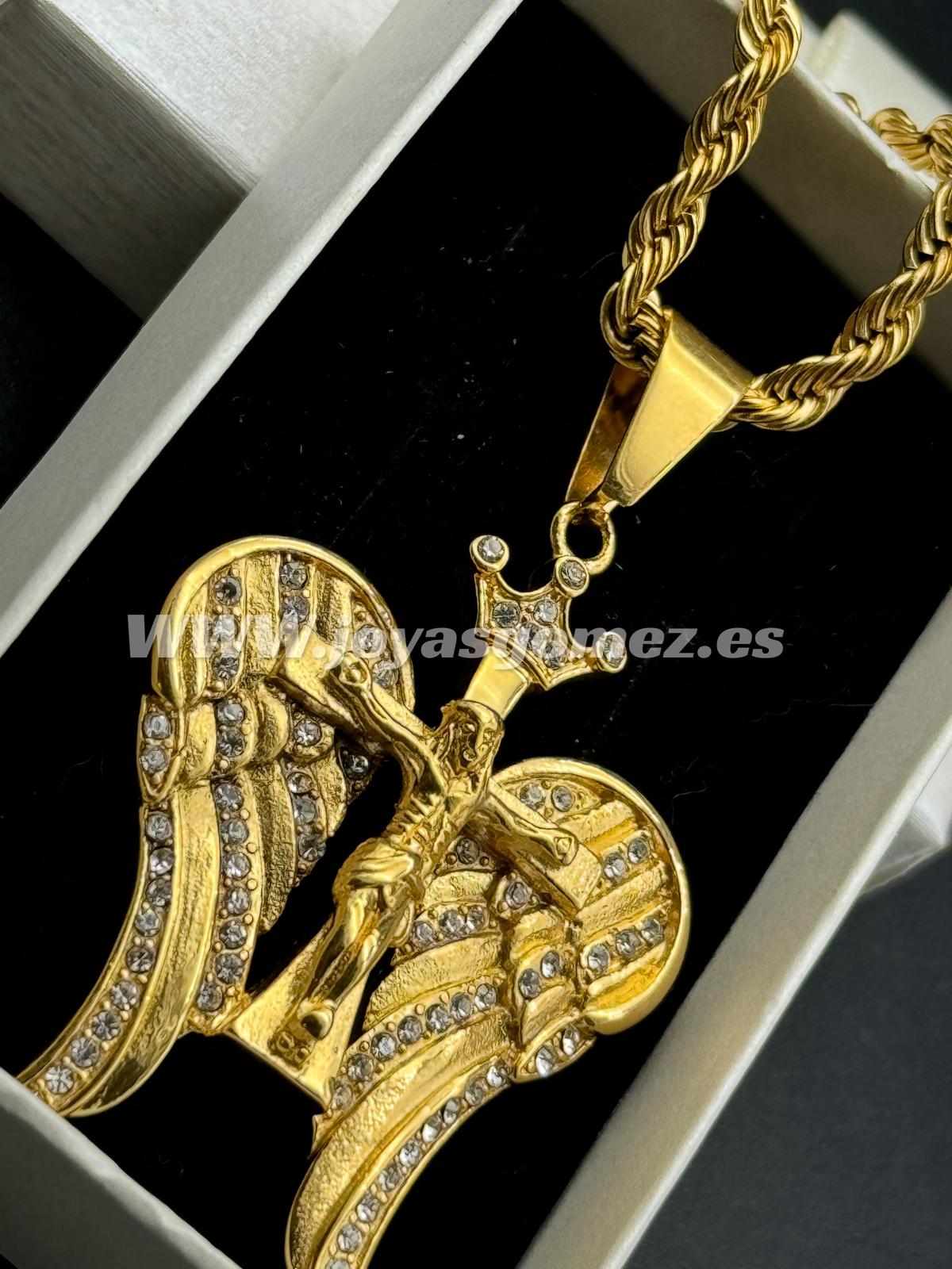 WhatsApp Image 2024-07-07 at 10.04.46 Colgante alas con cristo con circonitas +cordón 4*60cm, acero 316L, chapado oro 18k - Imagen 1