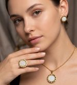 Conjunto circonitas blancas ,cordón 2*50 cm, colgante, pendientes y anillo