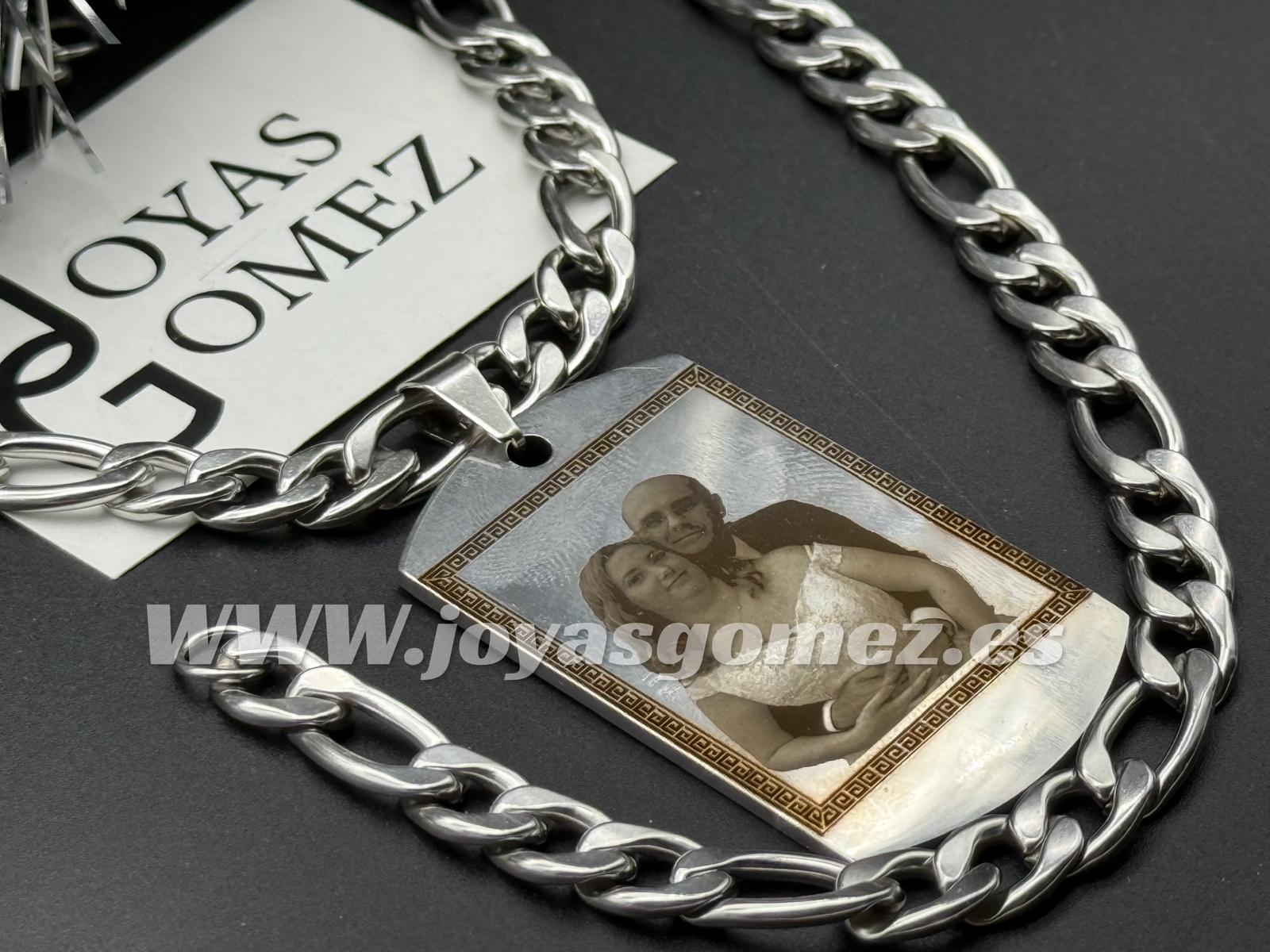 WhatsApp Image 2024-11-05 at 19.27.19 (3) PLACA marco greca 50*30mm+ cadena y pulsera, foto grabación personalizada láser, acero 316L-REBAJA - Imagen 1