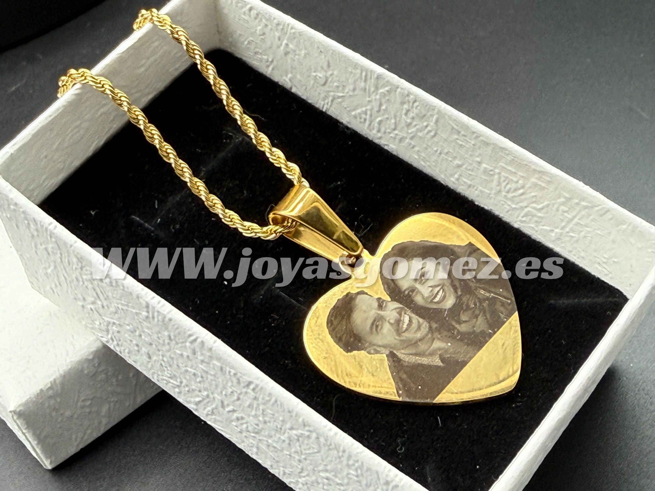 WhatsApp Image 2025-01-26 at 10.16.35 Colgante Corazón 29*29-cordón 2*60- foto grabación personalizada láser, acero 316L chapado oro 18k - Imagen 1