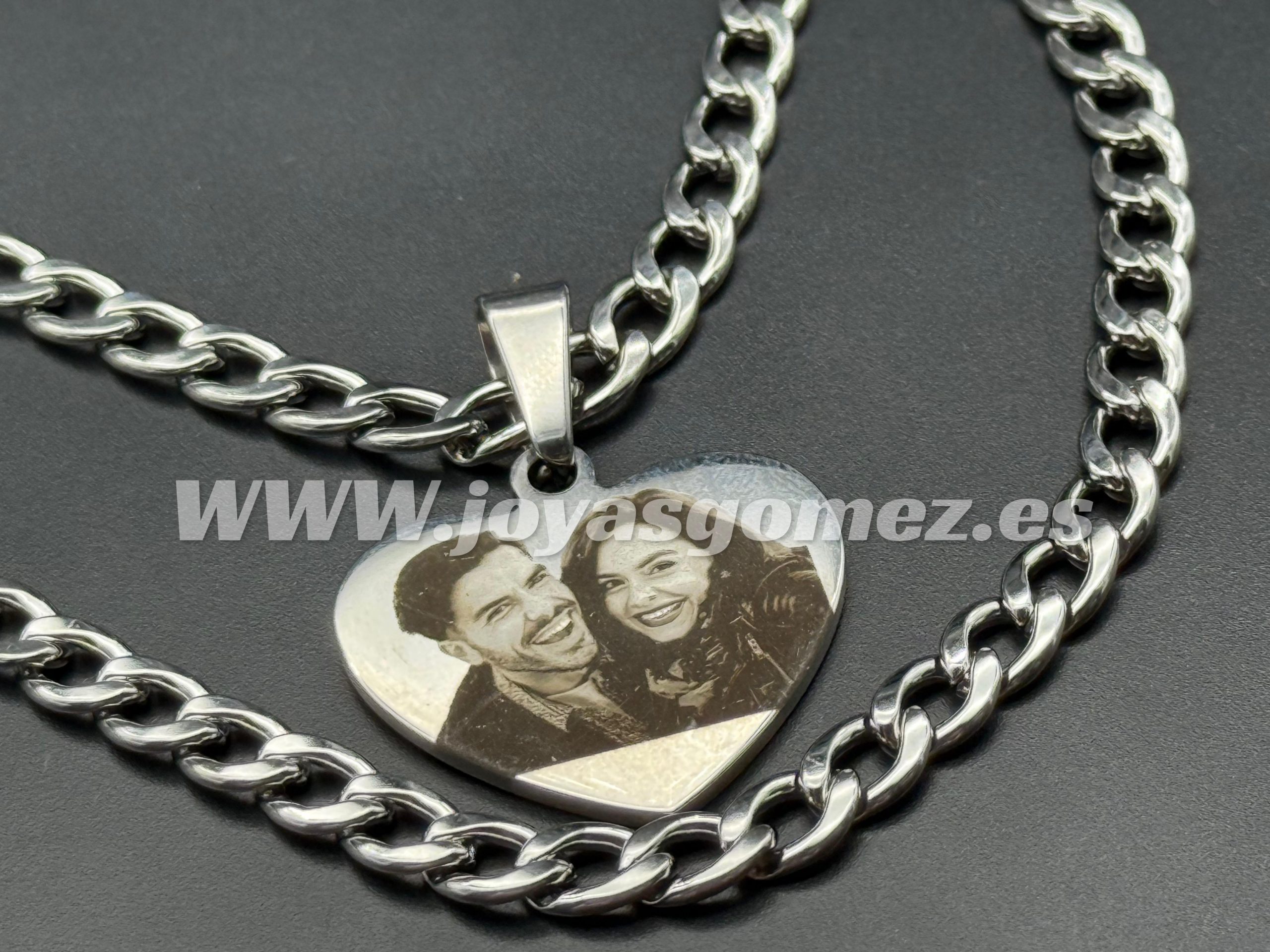 WhatsApp Image 2025-02-05 at 10.58.16 (3) Conjunto cadena- pulsera 6mm y corazón personalizada láser, acero 316L - Imagen 1