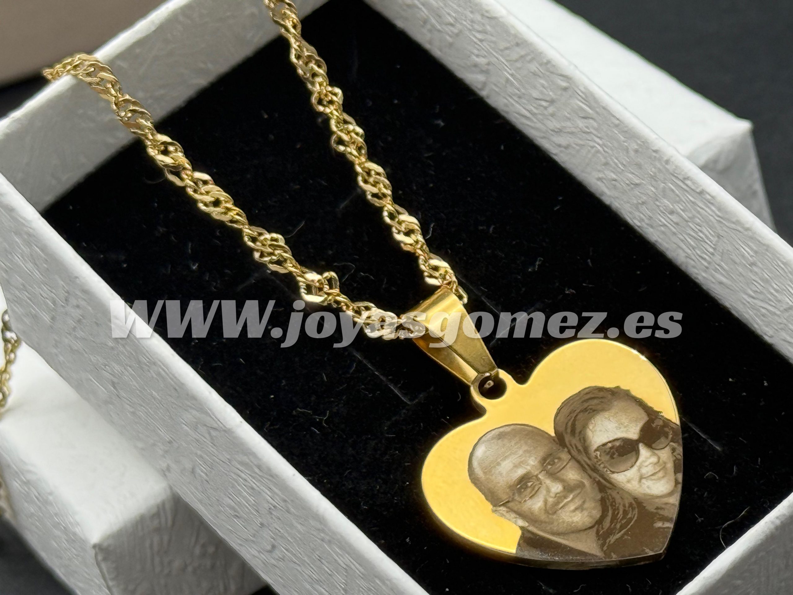 WhatsApp Image 2025-02-05 at 10.58.16 Colgante Corazón 25mm-cadena 2*50 cm- foto grabación personalizada láser, acero 316L chapado oro 18k - Imagen 1