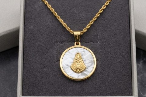 Cordón 2*60cm + medalla virgen del Rocío nácar , acero 316L chapado oro 18k