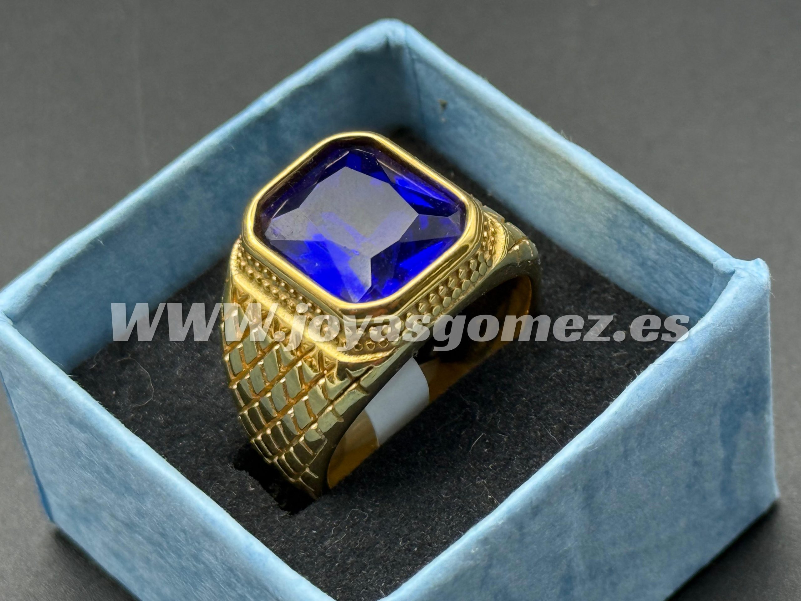 WhatsApp Image 2025-03-16 at 11.22.12 (4) Sello piedra azul, acero 316L chapado oro 18k, talla 30 - Imagen 1