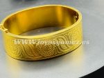 Pulsera rígida labrada ,acero 316 L chapado oro 18k