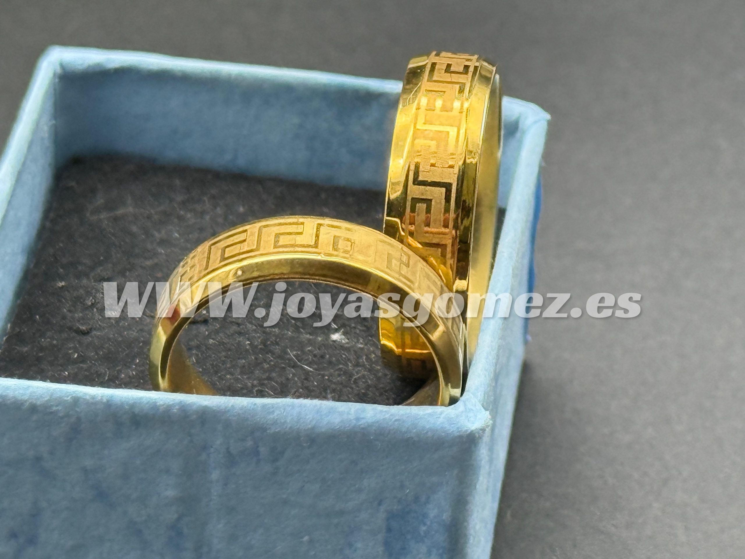 WhatsApp Image 2025-08-21 at 10.57.09 (3) Alianza greca 6 mm tallas 16-18-20, acero 316L chapado oro 18k - Imagen 1
