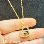 Gargantilla corazón con huellas de bebé ,acero 316L chapado oro 18k - Imagen 2