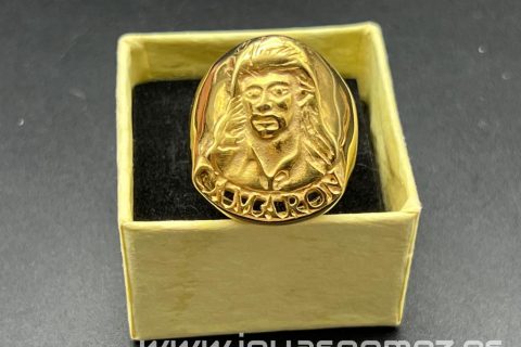 Sello figura relieve, acero 316L chapado oro 18k,tallas 20-22