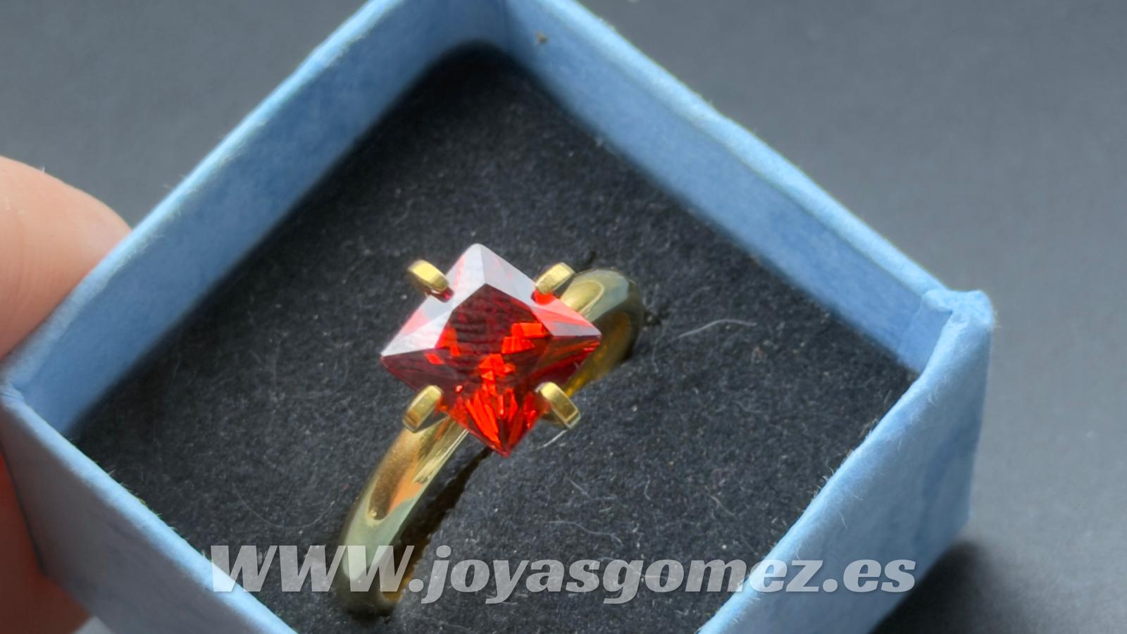 WhatsApp Image 2025-11-29 at 10.46.02 (2) Sortija piedra roja, tallas 20-22,acero 316L chapado oro 18k-LIQUIDACION- - Imagen 1