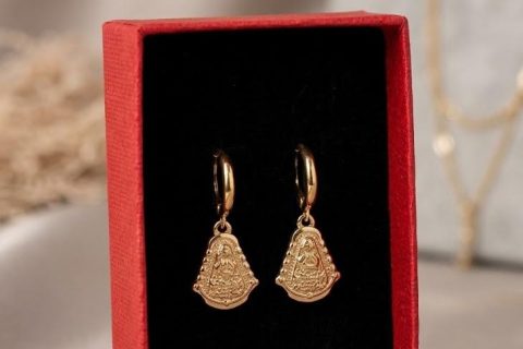 Aritos virgen del Rocío,2 cm, acero 316L chapado oro 18k