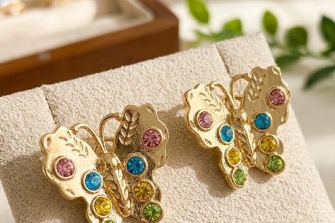 Pendientes mariposa piedras colores, acero 316L chapado oro 18k