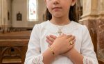 Conjunto de comunión niña, acero 316 L chapado oro 18k - Imagen 2