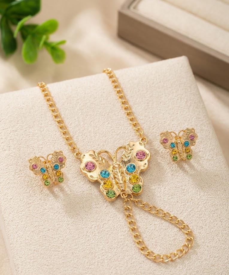 WhatsApp Image 2026-10-07 at 10.03.27 Conjunto manita+ pendientes mariposa colores, acero 316 L chapado oro 18k - Imagen 1