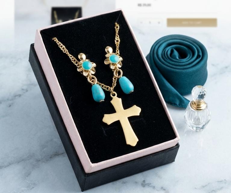 WhatsApp Image 2026-09-19 at 11.19.20 Conjunto niña, corales turquesa +gargantilla ,acero 316 L chapado oro 18k - Imagen 1